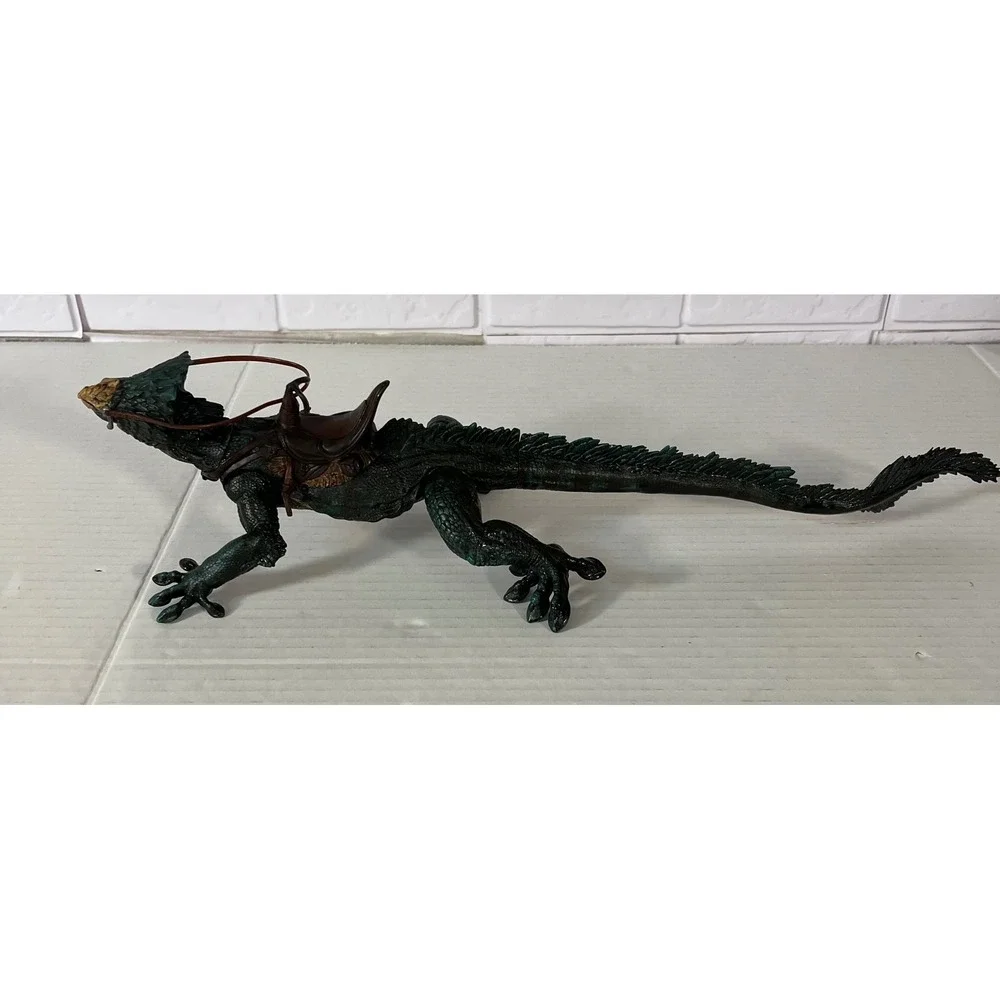Hasbro Star Wars Boga Varactyl Figure Unisex OS Green Revenge of the Sith 2005